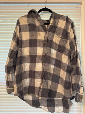 Time and Tru Gray and White Plaid Hooded Button-Down Shirt